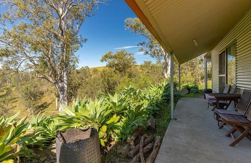 Bowman Farm Cabin | Dam It Getaway- 2 bed cabin