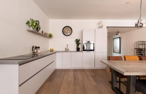 Binnenstad Apartment | DAM Square, central station, luxury apartment