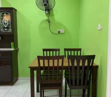 Gambang House | Damai Guest House Malay Only