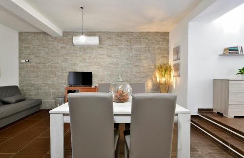 Loceri Apartment | Damaria