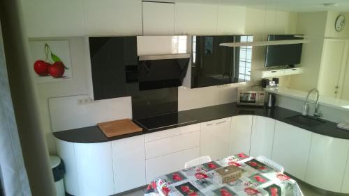 Wavre Apartment | Dame Cerise