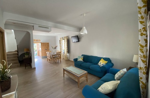 Mombeltran House | Damiana cottage