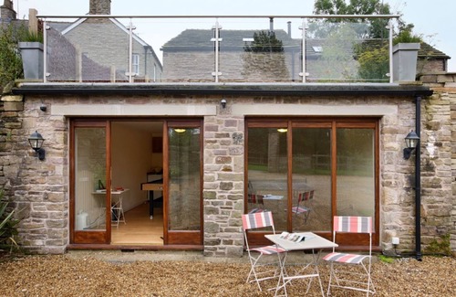 Macclesfield House | Damson holiday cottage is an amazing building with a rich history dating back to the 1850s
