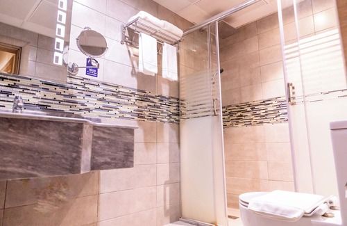 Medina Hotel | Dan Pelatenium