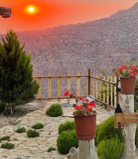 Dana Hotel | Dana luxury huts