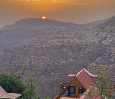 Dana Hotel | Dana luxury huts