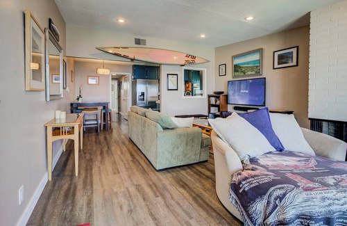 Dana Point Condo | Dana Point Headlands oceanfront with a pool overlooking the beach STR14-0128