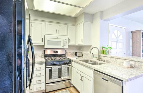 Capistrano Beach Condo | Dana Point home - walking distance to Doheny Beach!