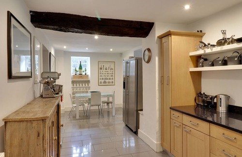 Lydney Cottage | Danby Lodge - a house that sleeps 14 guests in 7 bedrooms