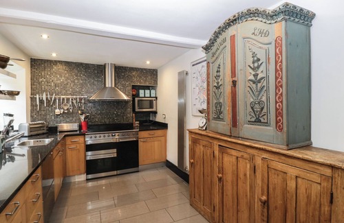 Lydney Cottage | DANBY LODGE, pet friendly, character holiday cottage in Yorkley