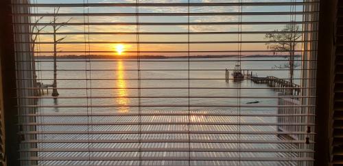 Elizabeth City House | Dances Bay