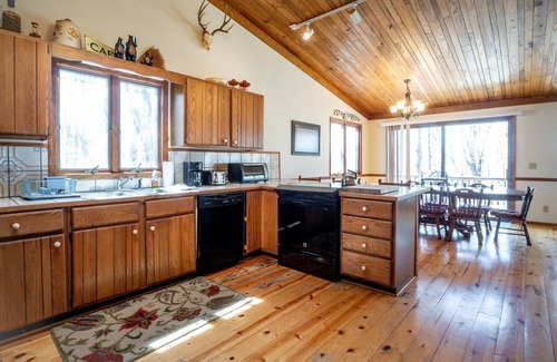 Old Timberline House | Dancing Bear - 349 Ridge RoadnnDancing Bear - Private Wooded Lot, Pet Friendly, Lake Access