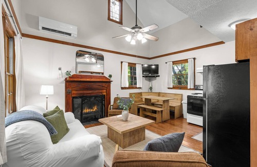 Blairsville Cabin | Dancing Bear Cabin – Family-Friendly Mountain Getaway near Helen