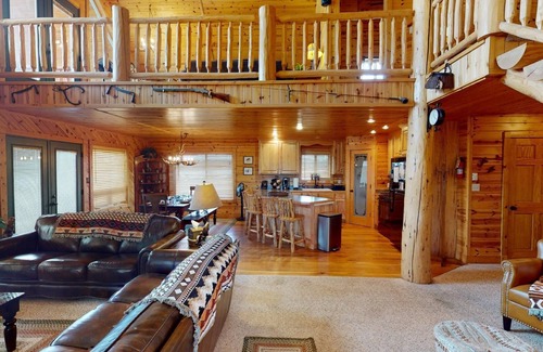 Island Park Cabin | Dancing Bear Lodge* Free Wifi, 5Br, 3Ba/Sleeps 12, Bbq Grill, Fire Pit