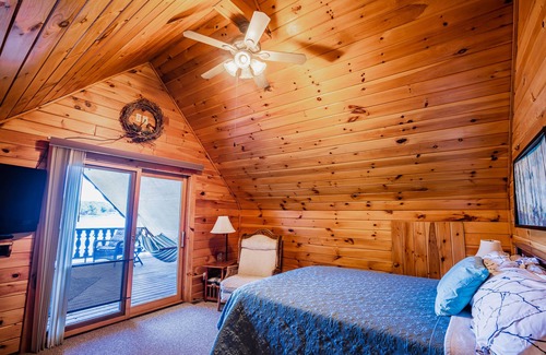 Bitely Ski Chalet | Dancing Bear Lodge on the Lake, family, friend fun!