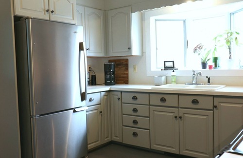 Jeffersonville House | Dancing Doe Estate with Wood Stove, Hot Tub & Firepit