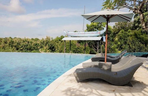Kampial Villa | Dancing Haca Villa - 2BR with Public Pool 15nn