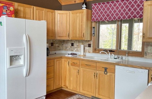 Presque Isle House | Dancing Loon Hideaway at Turtle Lake