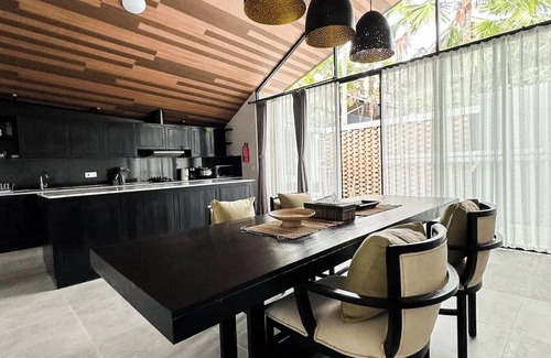 Kampial Villa | Dancing Maxi Villa -3 BR public pool 18nn