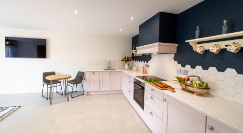 Carlisle House | Dandelion Cottage