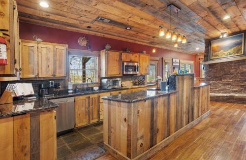 Blue Ridge House | Dandelion Delight - Blue Ridge GA - Game Room, Fire Pit, Outdoor Fireplace, Near Downtown - Blue Ridge, GA