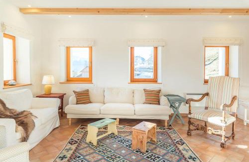 Podjelje House | Dandelion House
