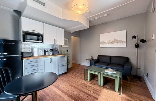 Riverdale House | Danforth Hotel Suite #4 - Two Bedroom Suite