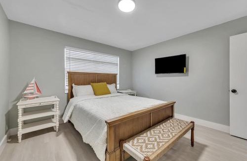North Beach Apartment | Dania Beach Christmas Retreat Museums Food
