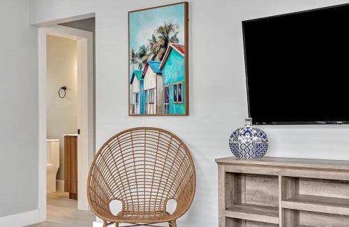 North Beach Apartment | Dania Beach Christmas Retreat Museums Food
