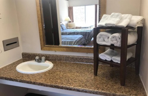 Coal Run Village Hotel | Daniel Boone Motor Inn