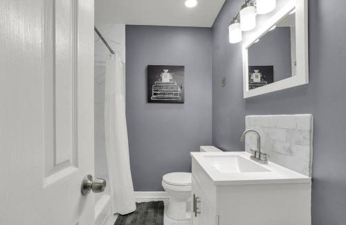 Montgomery House | Daniel's Midtown Retreat - Pet Friendly - 5 beds - Centrally Located