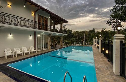 Akurana Hotel | Danisco Leisure Bunglow