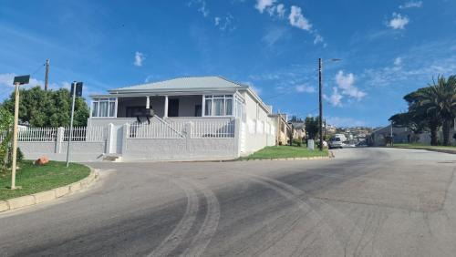Mossel Bay House | Dann's Corner