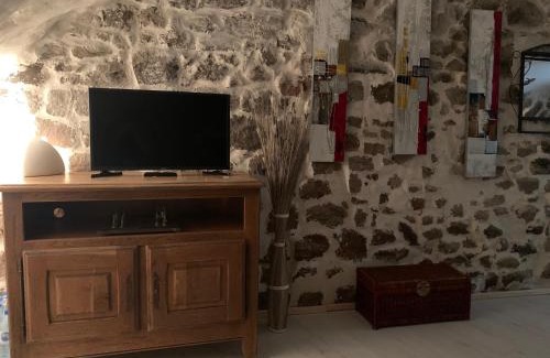 La Garde Apartment | Dans le charme de la pierre