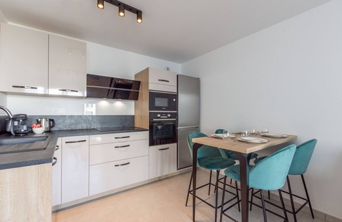 Chessy Apartment | Dans le Pré by Plaza