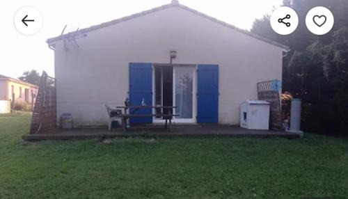 Bias House | Dans maison familiale loue Ch1 vintage rouge 2 pers, couple