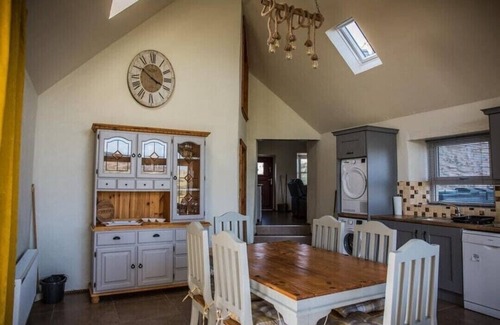 Dromore Cottage | Dan’s Wee Cottage - Slieve Croob, Dromara (hot tub included in price)