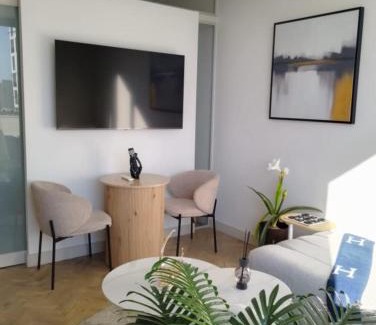 Greater Johannesburg Metropolitan Area Apartment | Dante One Rosebank Apartment