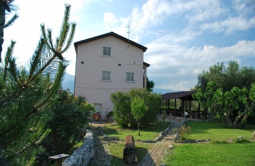 Tocco da Casauria Apartment | Dante/Pino - Two Bedroom Apartment, Sleeps 6