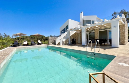 Roda Villa | Danune Luxury Beachfront Villa with private pool
