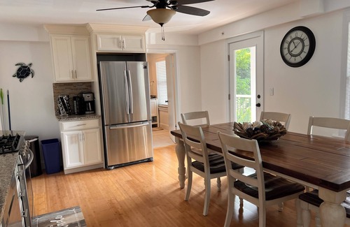 Danvers Apartment | Danvers spacious apt near Salem historic witch town Mall/Hospital