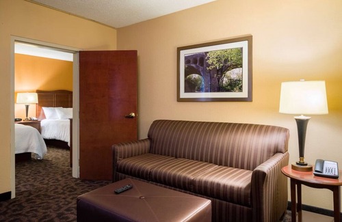 Danville House | Danville Delight: Cozy Stay with Complimentary Breakfast & Free WiFi