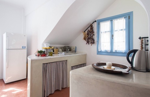 Agia Paraskevi House | DAPHNE - Sunny villa with private Pool and Sea view