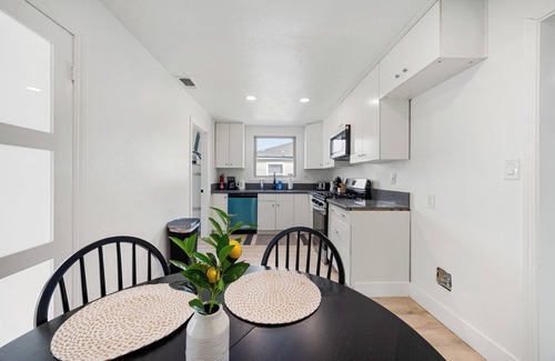 Southeastern Sacramento House | Dapper 2-Bedroom Abode: Chic & Cozy