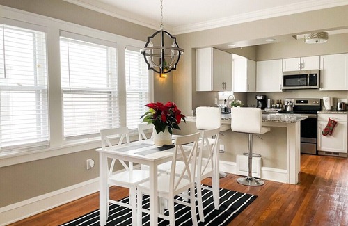 Lakewood Apartment | Dapper Delaware! Close to Fwy, 12 min to downtown