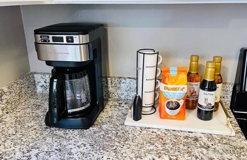 Lakewood Apartment | Dapper Delaware! Close to Fwy, 12 min to downtown