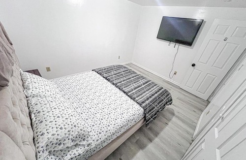 Malton House | Dar-08 Room Near Airport