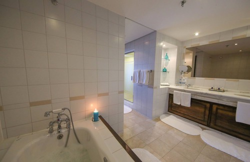 Kivukoni Hotel | Dar Es Salaam Serena Hotel