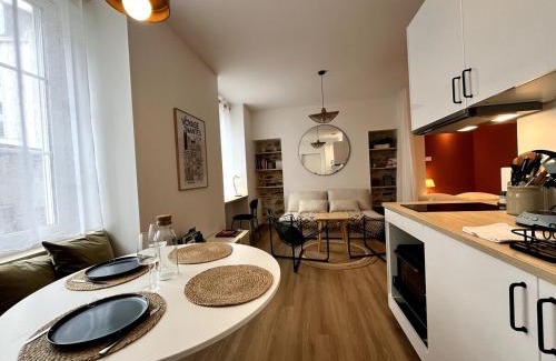 Dobree-Bon Port Apartment | Darbefeuille, grand studio centre ville 2 personnes