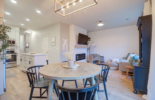 Newberg House | Darby House, centrally located wine country escape